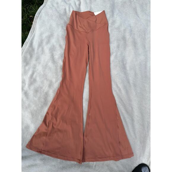 Aerie Rust Flare Leggings - Picture 1 of 12